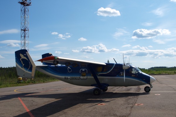Вот такие пассажирские самолеты АН-28 летали в Костомукшу в 2012 году