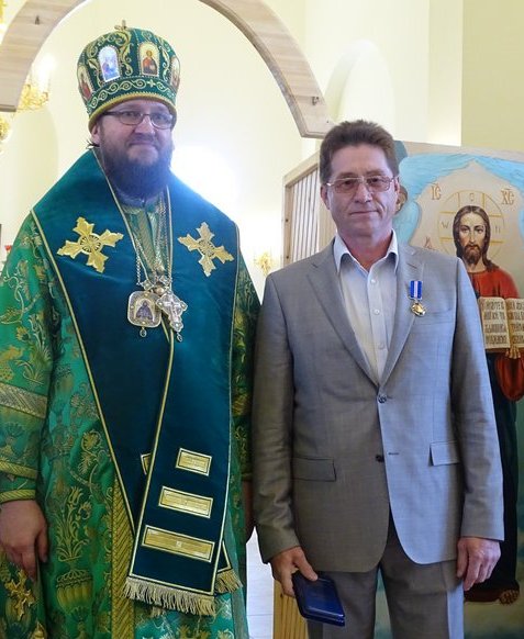 Епископ Игнатий и председатель совета Костомукшского городского округа Виктор Сахнов